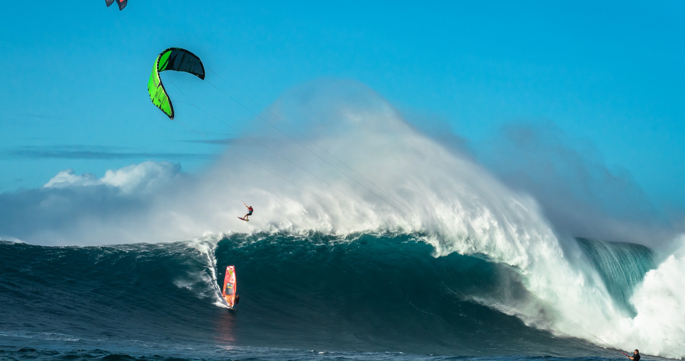 Here's What Kitesurfing XXL Waves is Really Like - Magicseaweed.com